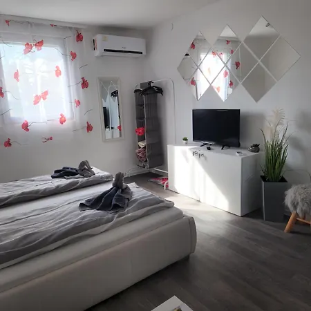 Feriehus Tuenderlak Nyaralo *